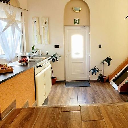 Megyehaz Apartman Mako Exterior photo